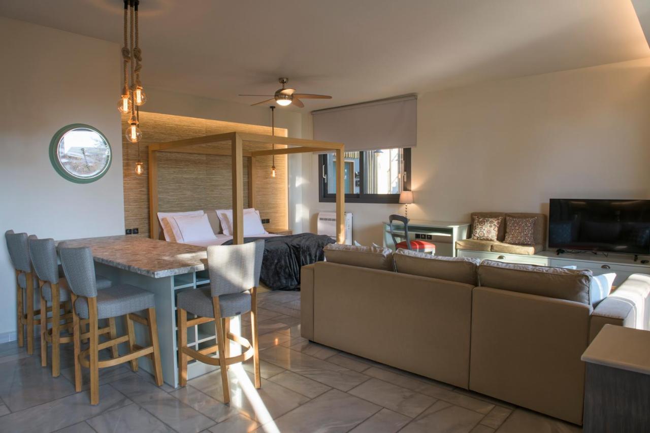 Aval Riviera Apartment ลาโกนิสซี ภายนอก รูปภาพ