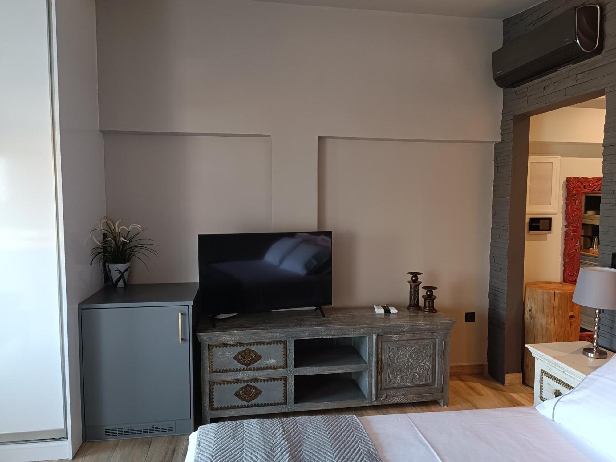 Aval Riviera Apartment ลาโกนิสซี ภายนอก รูปภาพ